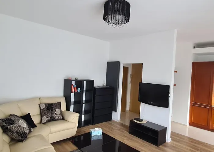 Goclaw Getaway Near National Stadium Apartment