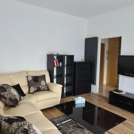 Goclaw Getaway Near National Stadium Apartamento *